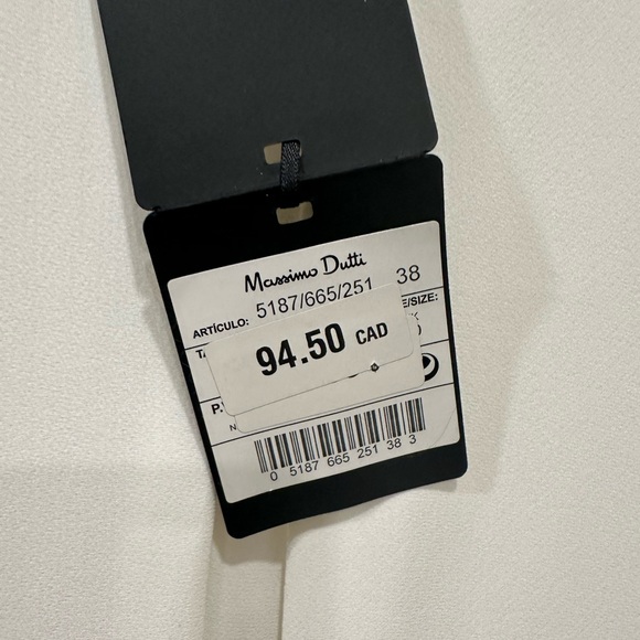 Massimo Dutti Blouse

Decorative buttons on the back - Picture 4 of 9